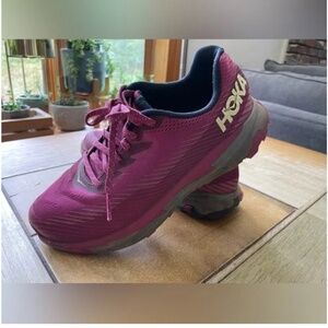 Gently Used - Women’s Hoka One One Torrent 2 - Size 7.5